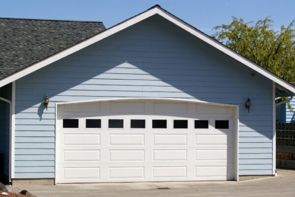 Dvižna garažna vrata